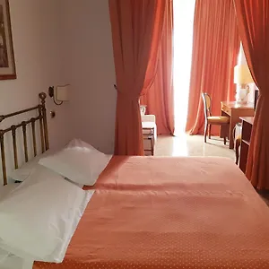 https://andromaco-palace-hotel.taorminaitalyhotels.com